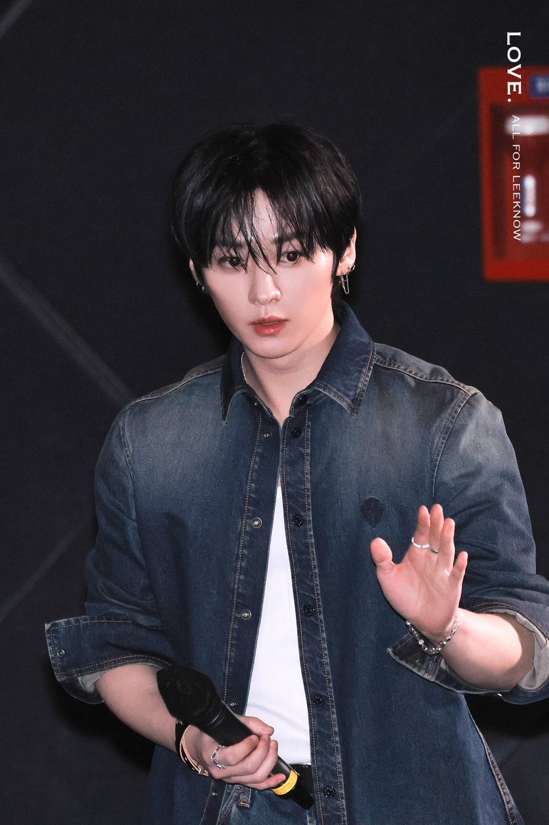 260208

#Leeknow #리노
#Straykids #스트레이키즈