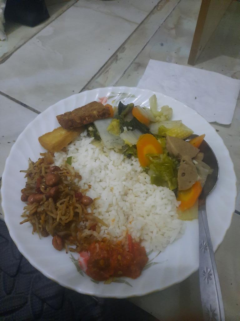 Adpahl_'s tweet photo. MBG kenapa ga begini aja ya? Lengkap, murah, kualitas bagus.
Knp musti beracun sih yg dikasih? https://t.co/QeMqqbkj2w