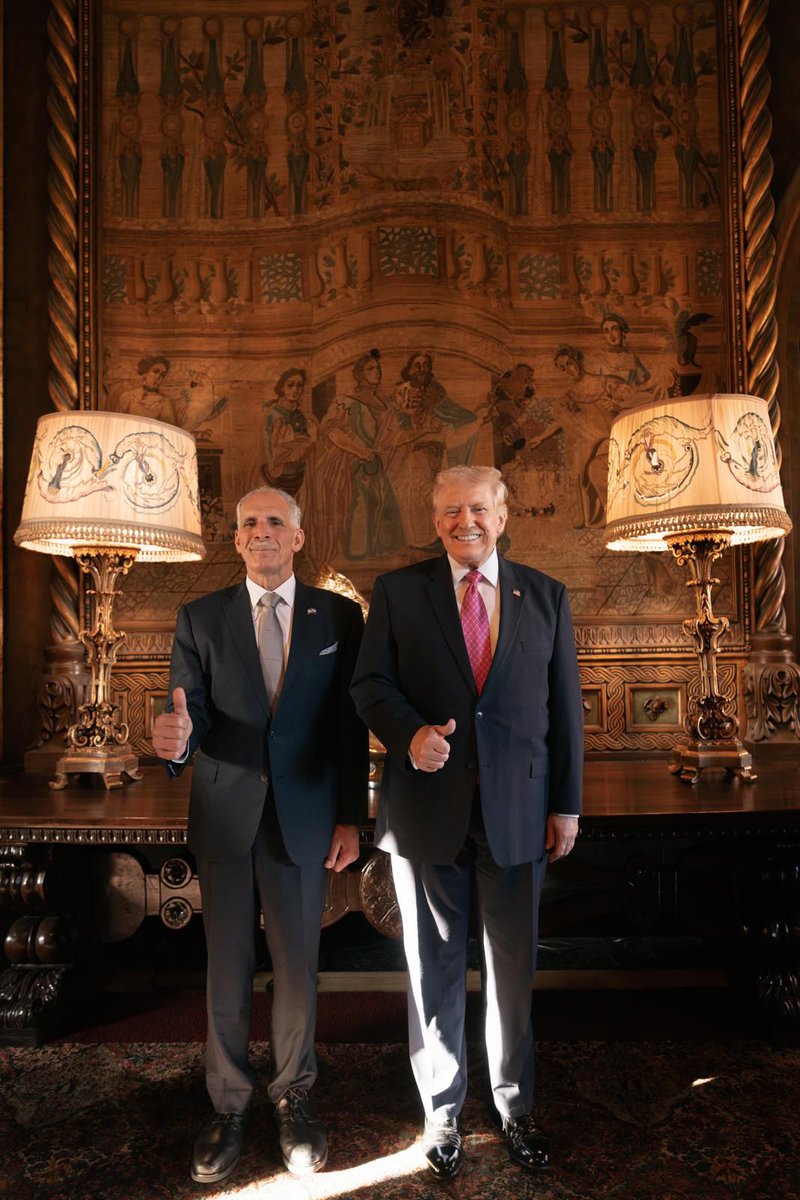 Agradezco al Presidente Donald J. Trump por su hospitalidad y por una reunión productiva que reafirma la solidez de la relación entre Honduras y Estados Unidos.

Coincidimos en fortalecer la inversión y el comercio, enfocados en generar oportunidades y mayor bienestar para