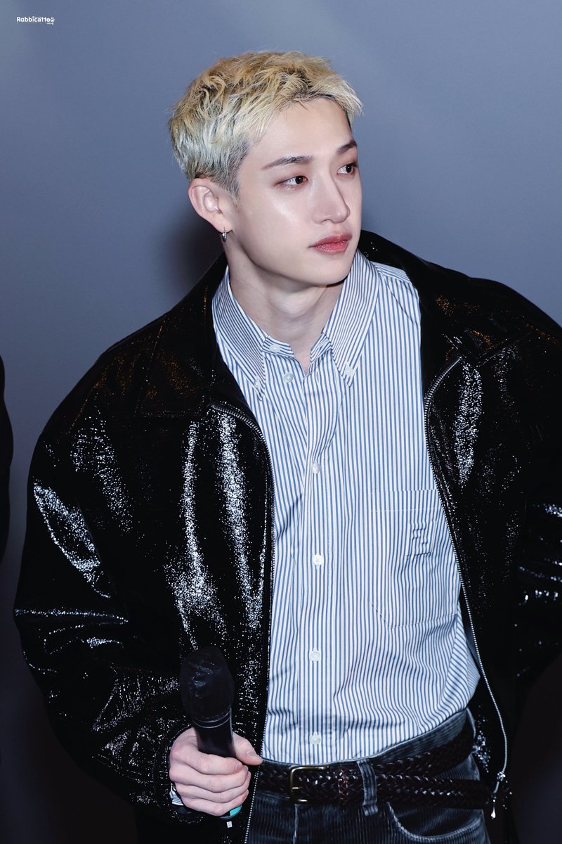 backsdoors's tweet photo. bang chan today oh my god… he looks so good https://t.co/83cwynd4Jc