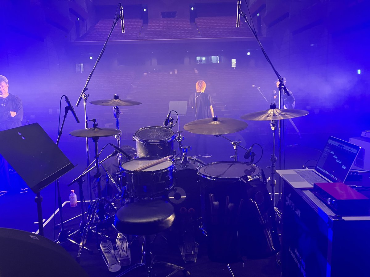 _s_a_dr_'s tweet photo. ライブ初めはホール！
17:20から！お待ちしてます！！ https://t.co/9XduclJxGF