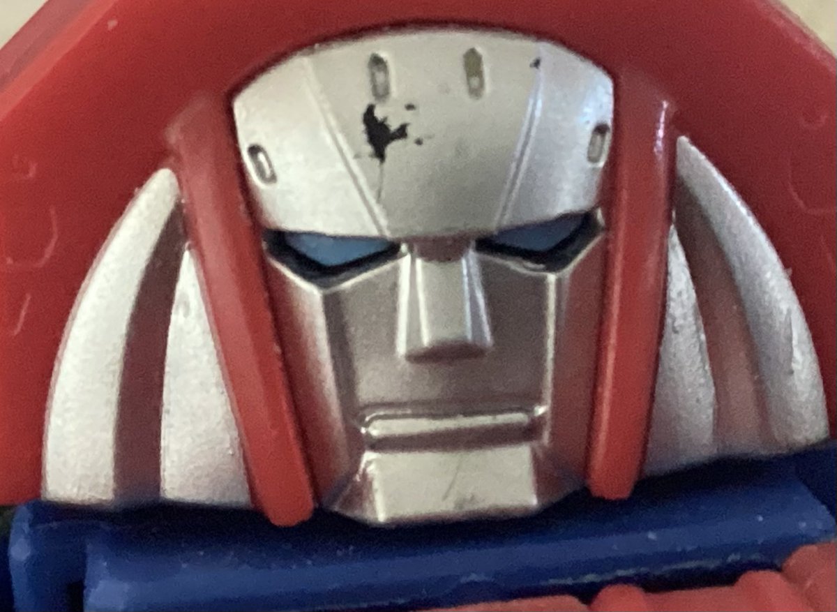 この前朝起きてギアーズ確認したらおでここうなってたのすごくショックだった
この黒いのなに……
一夜にしてこうなるなんて思いもしなかったよ……