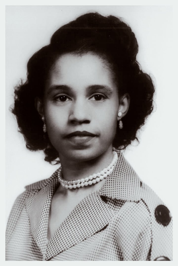 MVRobinson1's tweet photo. Happy 101st Birthday in Heaven Mother Esther L Robinson! You are forever in our hearts and minds! 🌹❤️🌹❤️🌹❤️🌹❤️🌹❤️🌹❤️🌹❤️ 
#birthday #weloveyou https://t.co/4QKDROcpKn