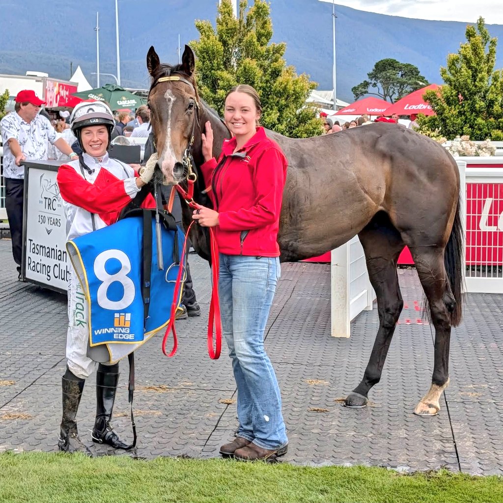 TrinderAdam's tweet image. A Hobart Cup day winner with Prince Of Khatun (3g Stratosphere x Khatun) winning the 1000m Class 6! 

Congrats to owner/breeder Wayne Roser with #Matey who now has 4 wins and 5 2nds from 11 starts, with over $129k in prizemoney! Thanks @Ericabyrne_1 for a great ride!