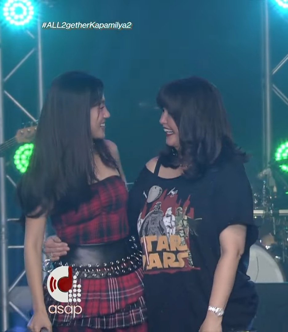 Sabay pa ‘yan sila lumingon sa isa’t isa

Iconic Queen REGINE 
#All2getherKapamilya