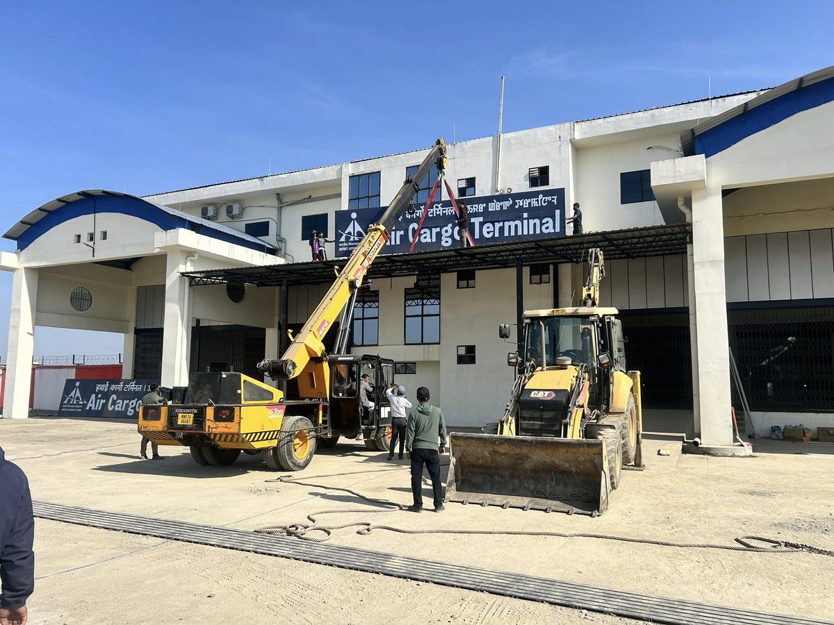 ImphalAPD's tweet photo. Imphal International Airport Update ✈️ The Cargo Terminal at #ImphalAirport is fully ready and will soon be operational, boosting cargo services, logistics efficiency, and trade across Manipur and the North East.
#ConnectingNE #CargoTerminal @AAI_Official @aairedner @MoCA_GoI https://t.co/2sZWY5GtwM