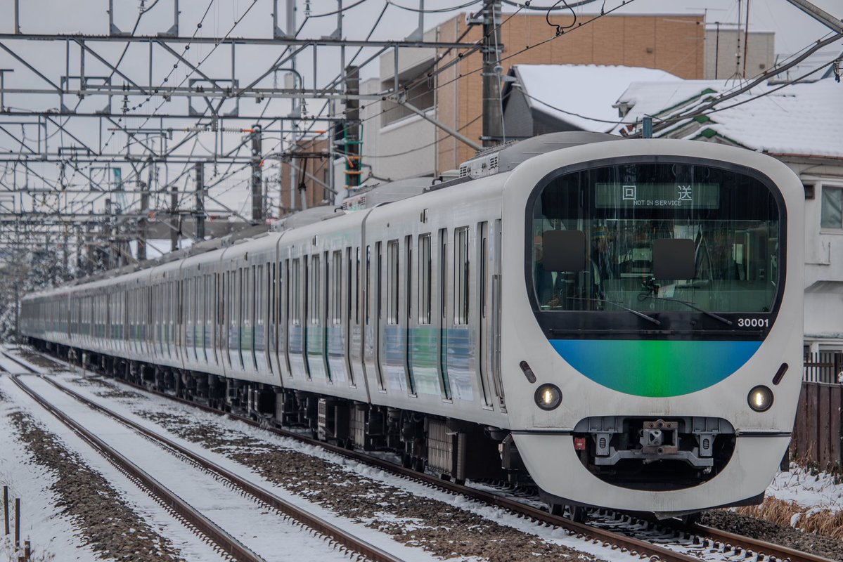 Takuma205's tweet image. 【2026.2.8】※※※※レ 30101F+38101F 

5602レ(38101F)都立家政駅において車両故障が発生。自走不可のため後続の2624レ(30101F)を鷺ノ宮駅で運転打切り、38101Fに連結し上石神井車庫まで運転されました。

凍てつく寒さの中、関係者の方大変お疲れ様でした。