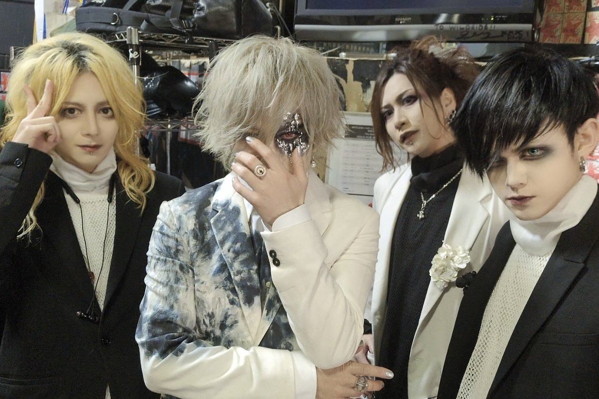 ARTiCLEAR tweet media