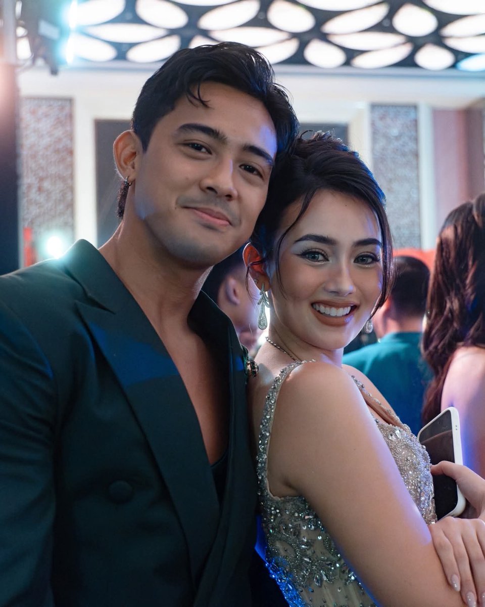 Life teaches, but love transforms.

All2Gether with JAS
All2Gether with JAS
All2Gether with JAS