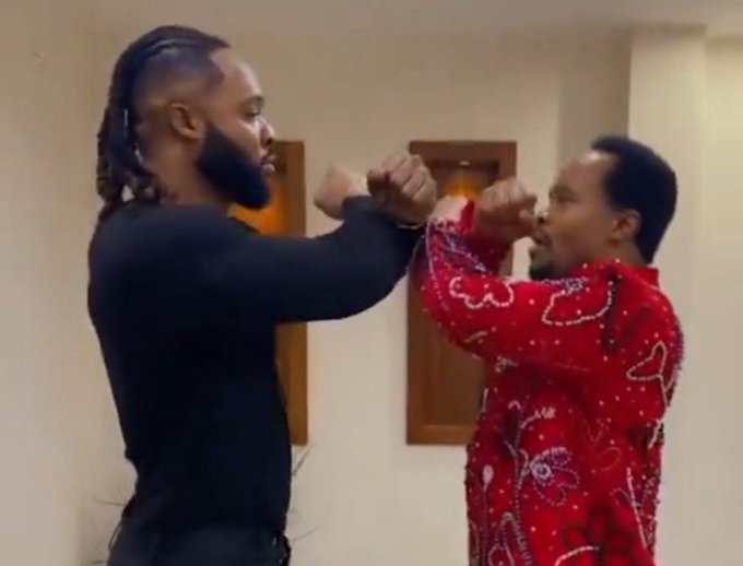 Toria🖤🤍 tweet media