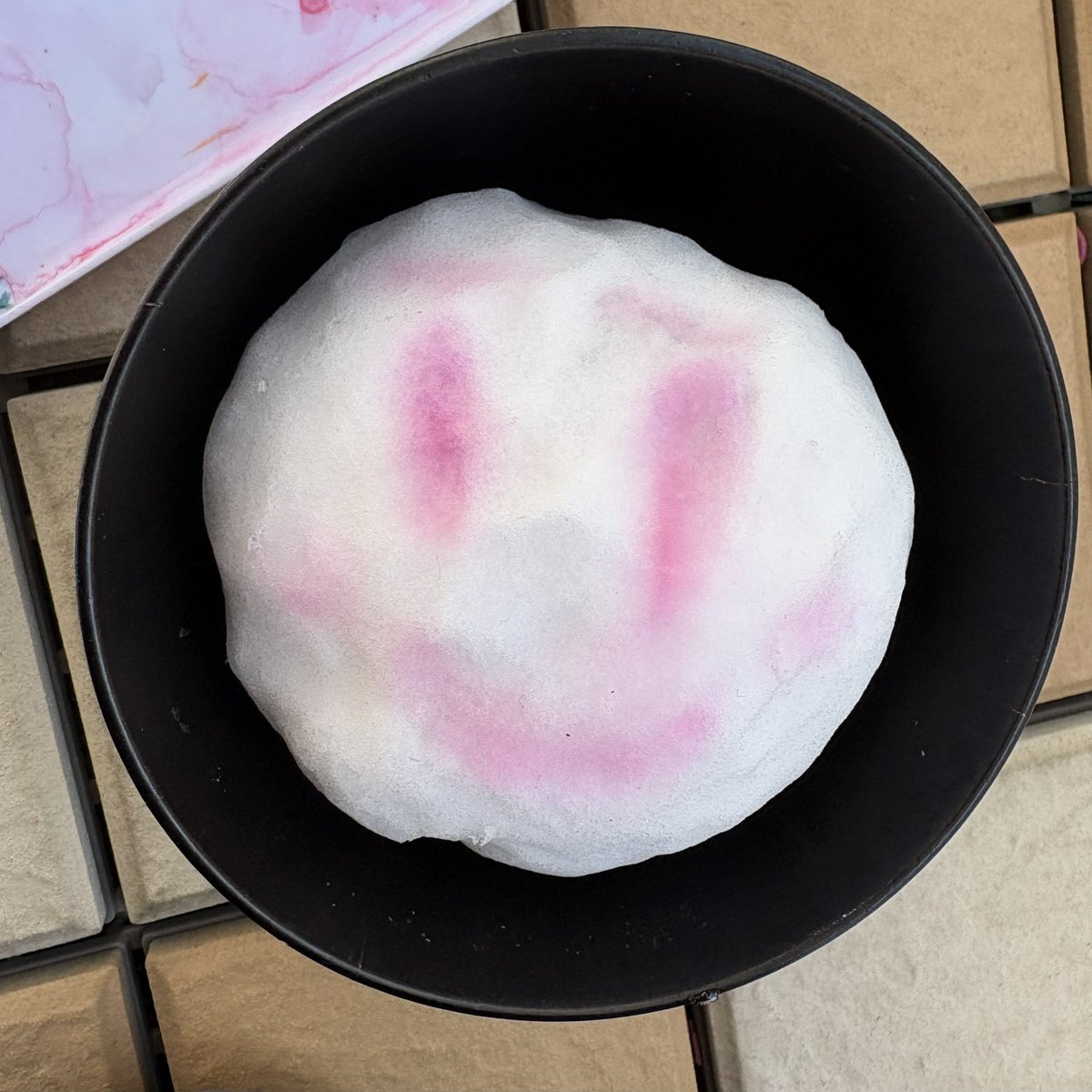 mqsl6_'s tweet photo. @Mashiro_VT 今日初めて雪積もってて小さい雪だるま作れた( ॣo ᴗo )雪だるまのましろさん⬇️ https://t.co/VkbbwMb1SM