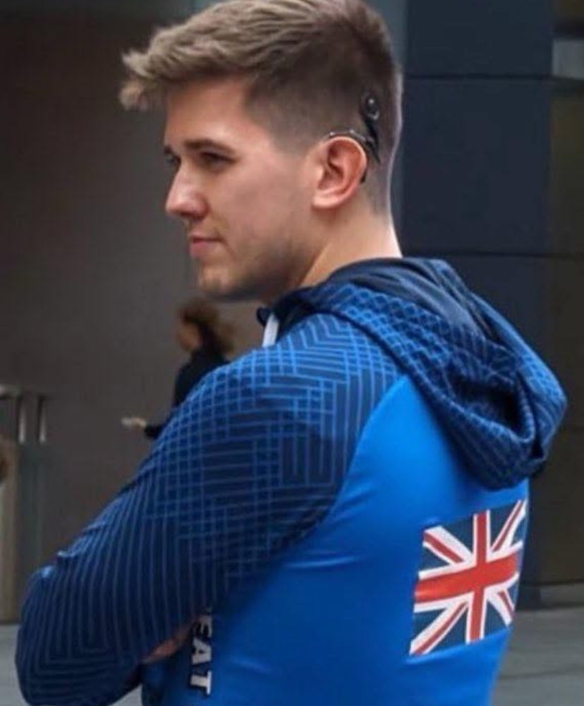 DAY 1584 #MyChallenge to the Govt <a href="/DCMS/">Department for Culture, Media and Sport</a> <a href="/lisanandy/">Lisa Nandy MP</a> <a href="/TNLUK/">Y Loteri Genedlaethol</a> 

A big day ahead representing #deaf athletes, sharing my experiences &amp; amplifying the need for #equality in the world of #sport.  A failed system hides my existence so an important day in the fight for what’s right #LFC