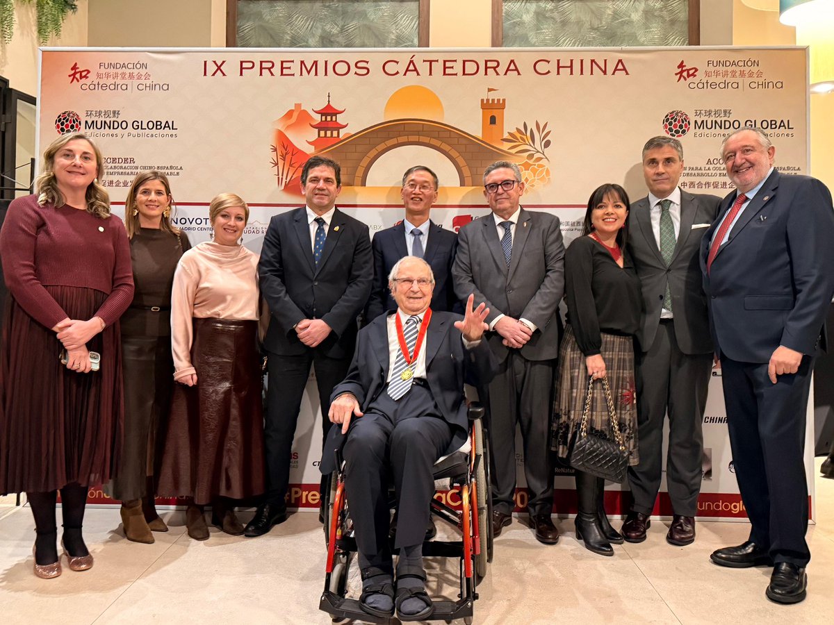 Enhorabuena a los premiados de la Fundación Cátedra China. Un encuentro clave para fortalecer los lazos entre España y China desde la Diputación de Ciudad Real y el Grupo Popular de Castilla-La Mancha.