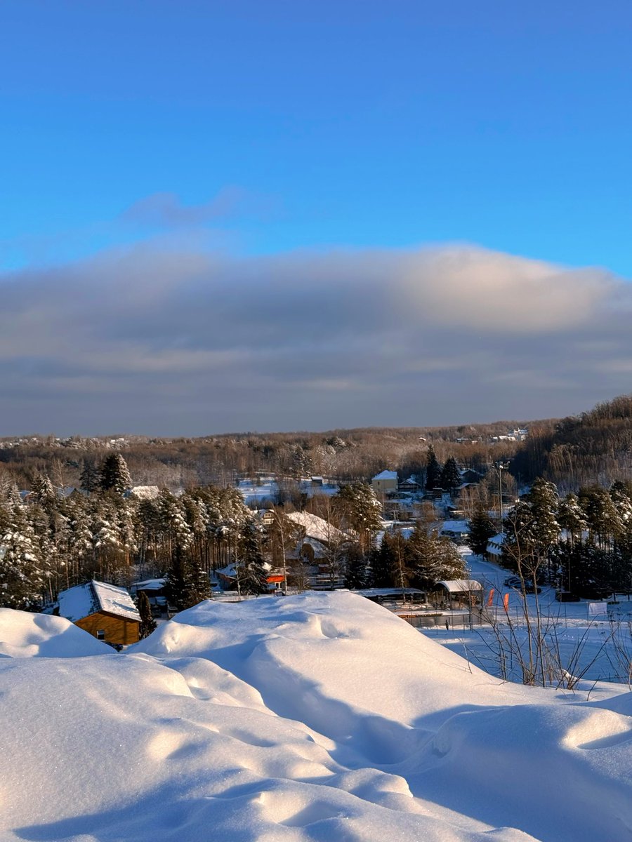 rayblos's tweet photo. サンクトペテルブルグの近くにあるトクソボっていう街綺麗でした❄️ https://t.co/MJg3ZyyVAE