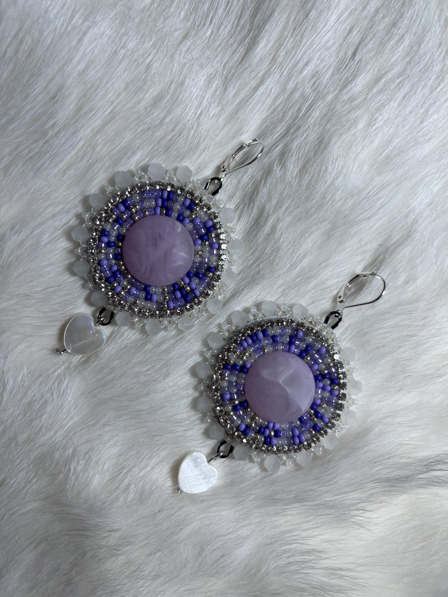 ndngoblin's tweet image. Hoping to make a sale tonight ❣️ 
Located in Edmonton, AB 🇨🇦 
#beadworkforsale #nativebeadwork