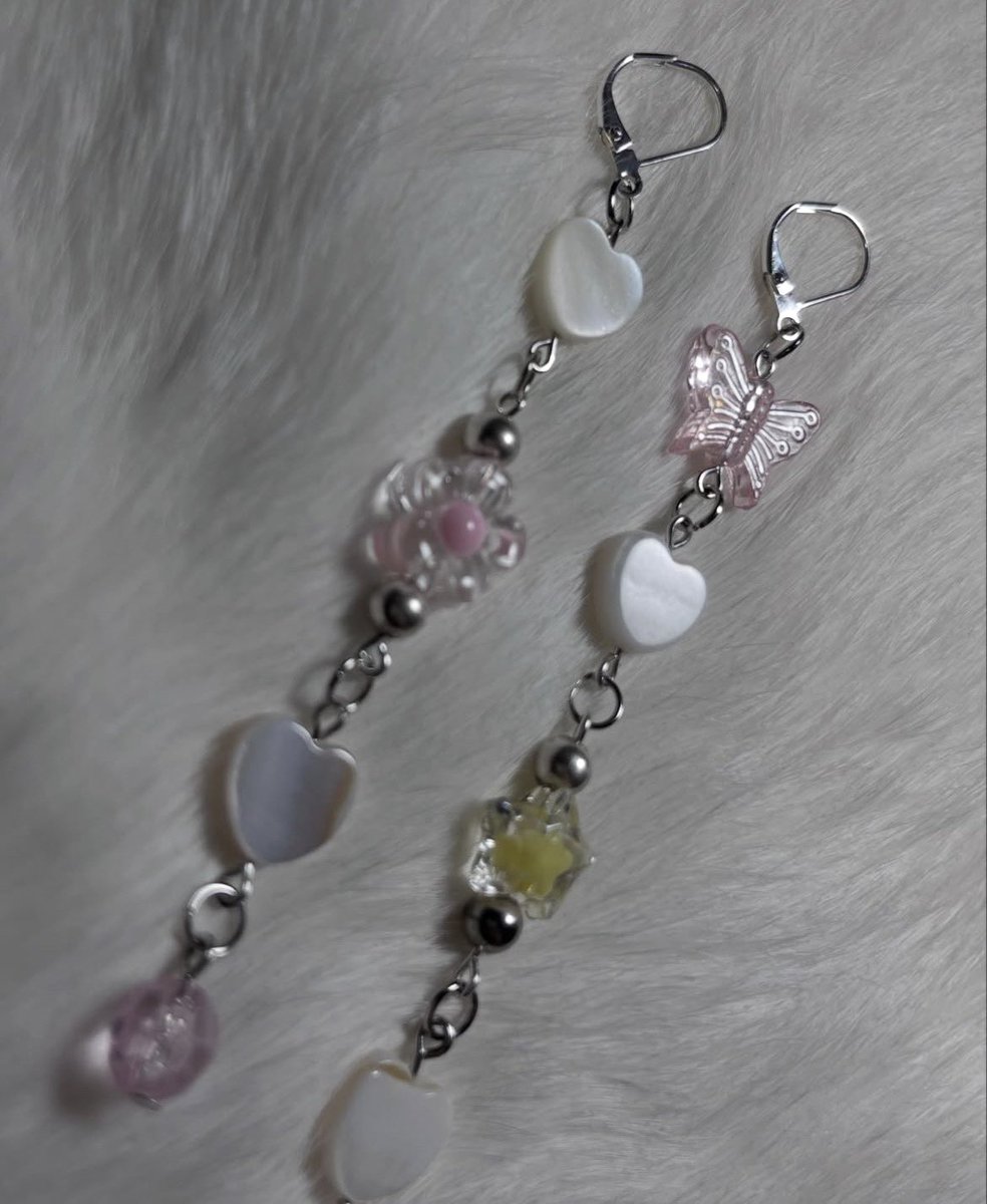 ndngoblin's tweet image. Hoping to make a sale tonight ❣️ 
Located in Edmonton, AB 🇨🇦 
#beadworkforsale #nativebeadwork