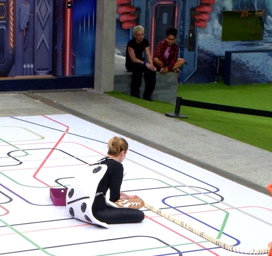 darknesspam's tweet photo. isso aqui diz muito sobre eles e a amizade linda que construíram, minha família 
an paula &amp; milena &amp; juliano 
#bbb26 https://t.co/sltfIkUQ0e