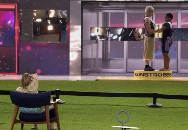 darknesspam's tweet photo. isso aqui diz muito sobre eles e a amizade linda que construíram, minha família 
an paula &amp; milena &amp; juliano 
#bbb26 https://t.co/sltfIkUQ0e