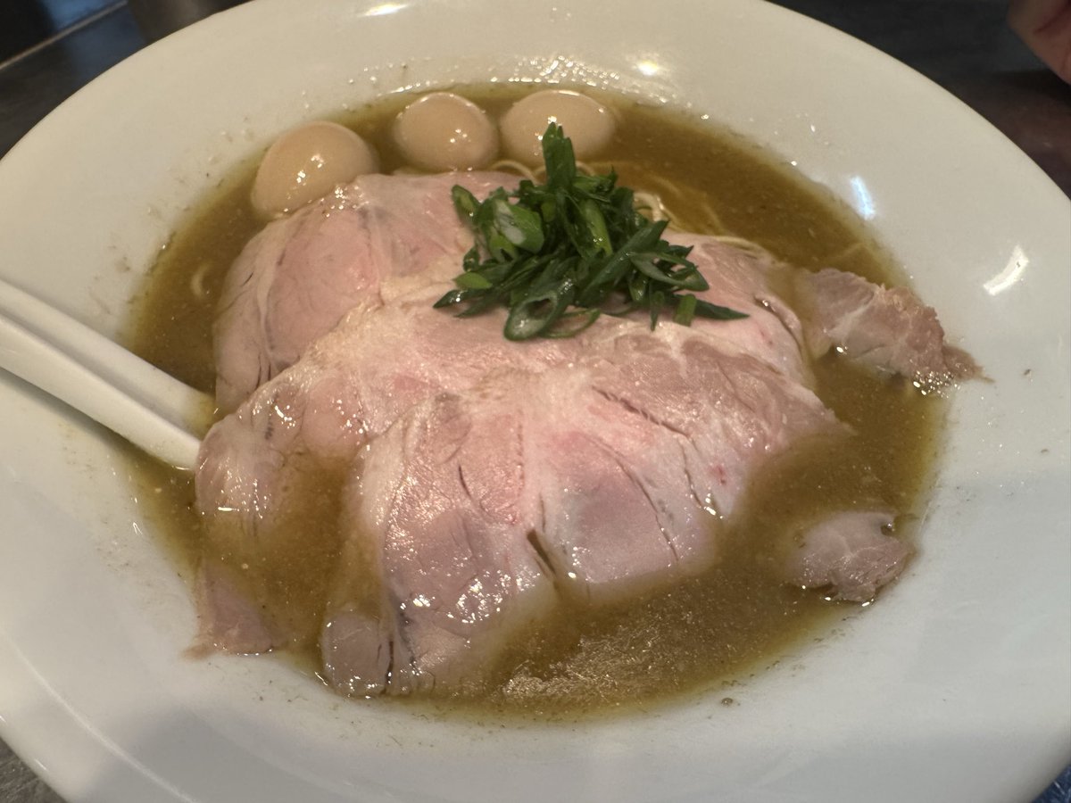 okahiros's tweet photo. 去年から通ってるご近所。
決起会(飲み会)に誘っていただいたり、店で叔父に偶然遭遇したり(しかも2回)
グリーンカレーもさんじ玉SPも信じられないくらい美味い、、
#さんじ https://t.co/z3cmdxOv8U