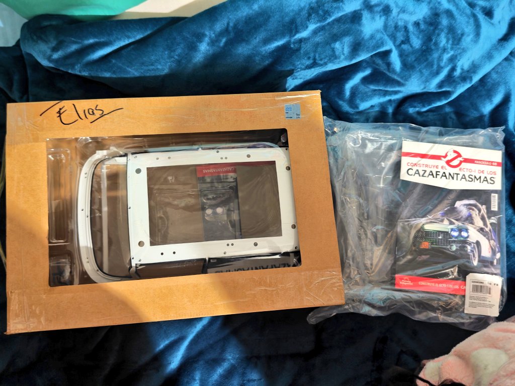 Sabado de comics con el buen #toñolandcomics <a href="/PaniniComicsMx/">Panini Cómics México</a> #ecto1 <a href="/BlueDemonjr/">Blue Demon ®™</a>