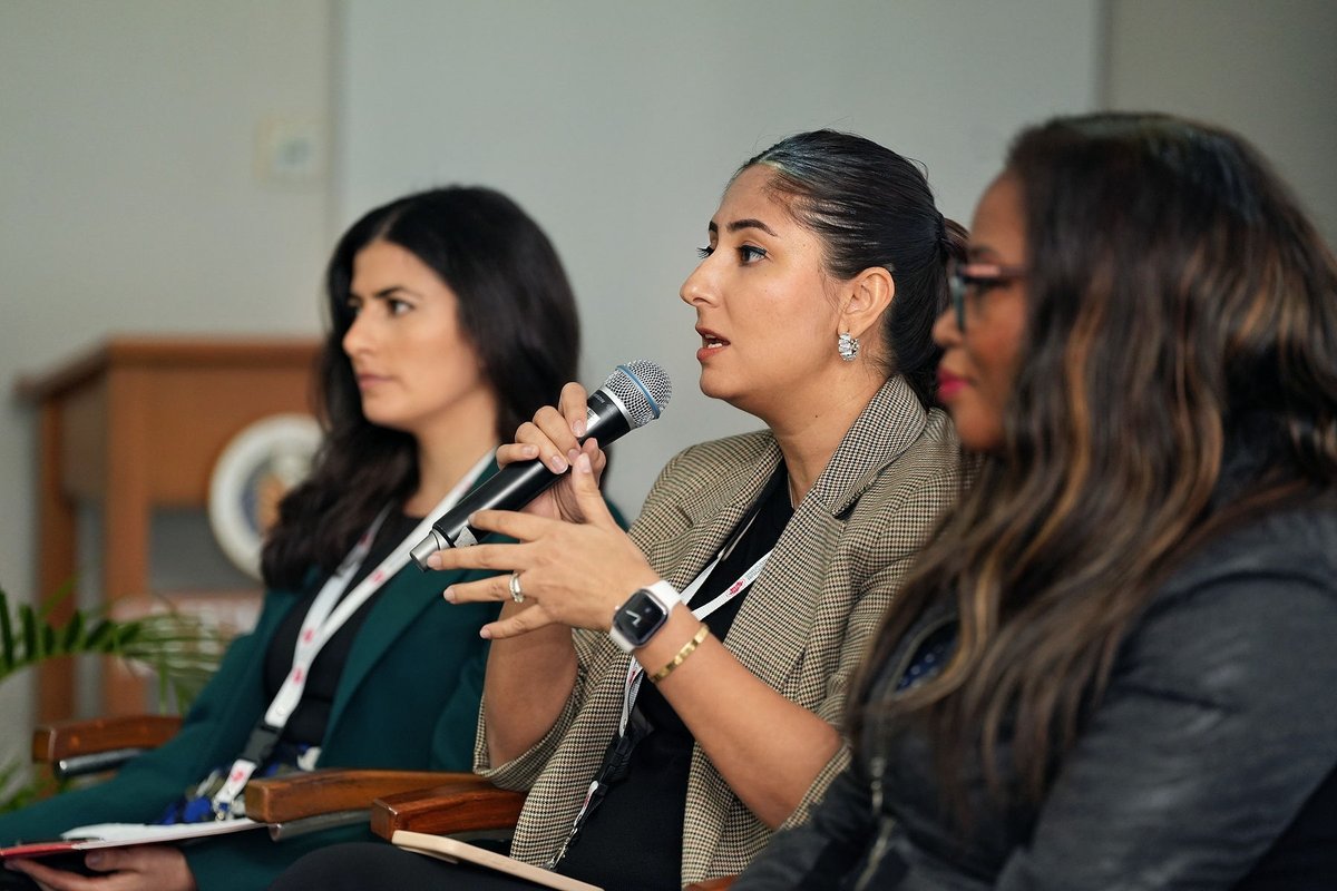 AsiaPacificFdn's tweet photo. On Feb 4, #CanWIN partnered with @ateneodemanilau to present Women Securing Our Shared Future, a symposium on gender-inclusive leadership and economic growth.
The program featured a keynote speech from H.E. Cristina Aldeguer-Roque, the Philippines’ Secretary of Trade and Industry, and a fireside chat between Canada’s Chief Trade Commissioner, @SaraWilshaw, and the Philippines’ Trade and Industry Undersecretary, Blesila Lantayona.