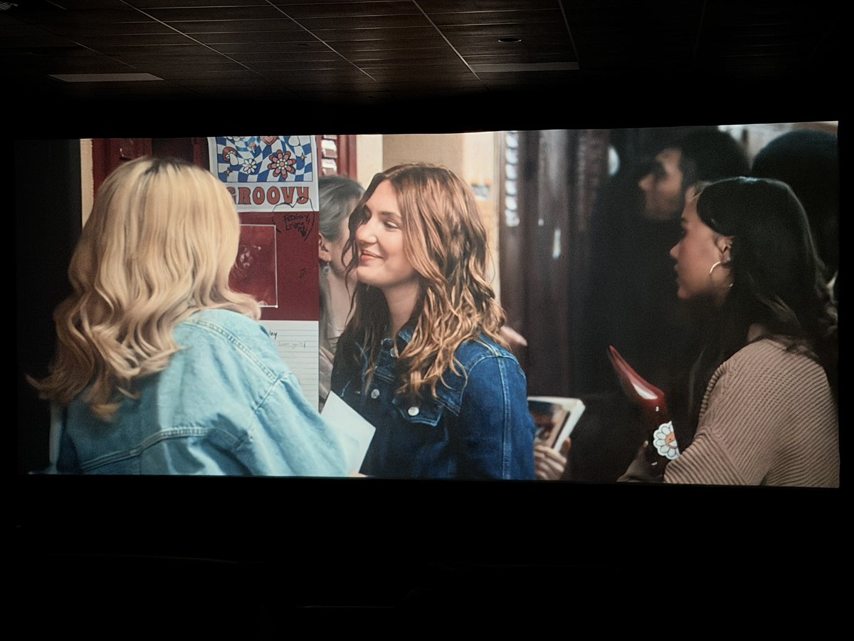 THE LOOK OF LOVEEEEE.