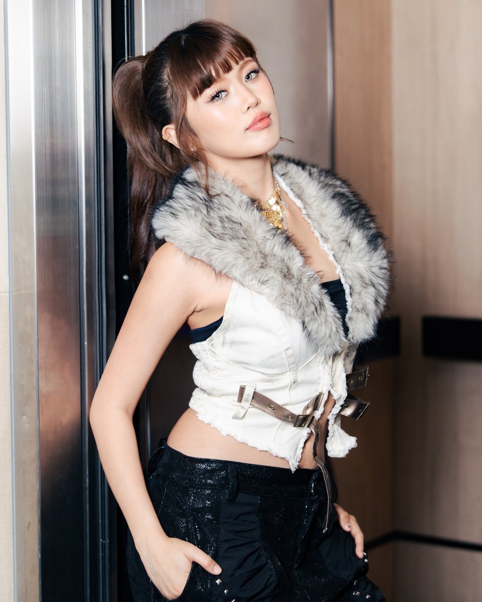 BINI_ph's tweet image. #BINI : #All2getherKapamilya Photo Series [ Maloi ]

Sama-sama tayo all ALL2GETHER this Sunday! Catch the full livestream here:
🔗youtube.com/watch?v=-xkYGn…

@bini_maloi #BINI #BINI_KiligMonth