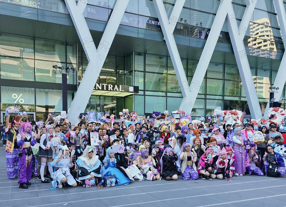 Crazy amount of Thai Hololive fans right there! Thanks @HoloFansTH 💜💜