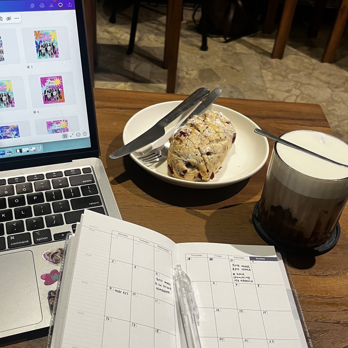 nyobain ke smiljan cabang cipete, tempatnya lebih comfortable dari yang blok M. still, aromatic tea nya best! &amp; cranberry sourdough nya enaak