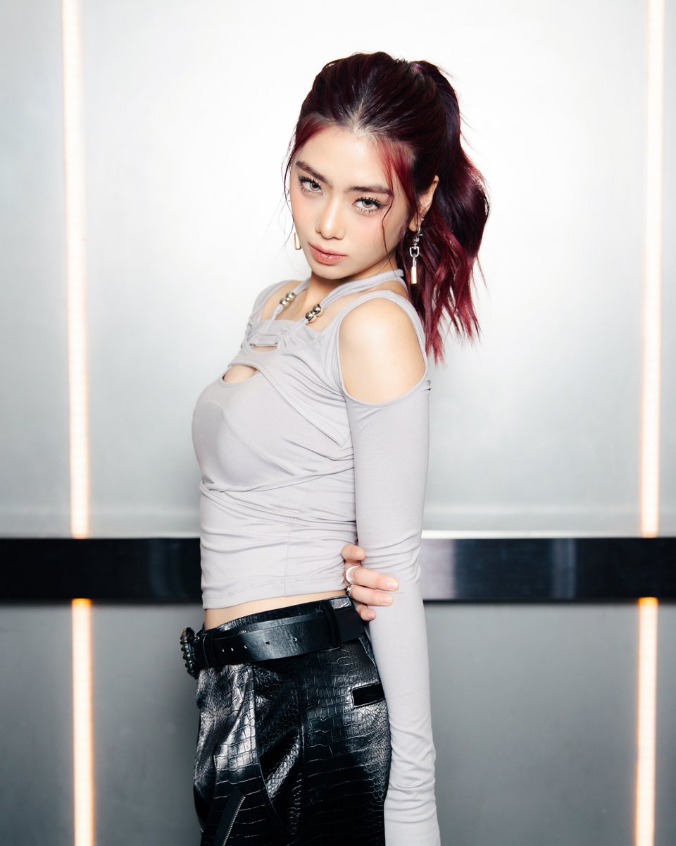 BINI_ph's tweet image. #BINI : #All2getherKapamilya Photo Series [ Mikha ]

Sama-sama tayo all ALL2GETHER this Sunday! Catch the full livestream here:
🔗youtube.com/watch?v=-xkYGn…

@bini_mikha #BINI #BINI_KiligMonth