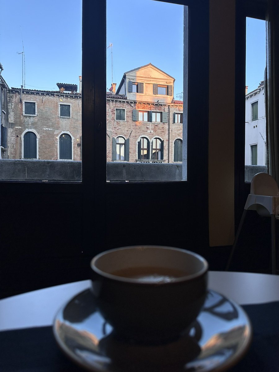 AuPalais tweet media