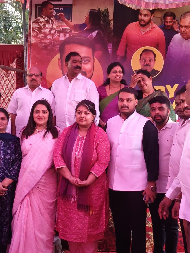 LavanyaBallal's tweet photo. ಜಯನಗರ ವಿಧಾನಸಭಾ ಕ್ಷೇತ್ರದ ಶಾಖಾಂಬರಿ ನಗರ ವಾರ್ಡ್ ನ ಯುವ ಕಾಂಗ್ರೇಸ್ ಮುಖಂಡರಾದ @RahulManojkumar  ರವರಿಗೆ ಹುಟ್ಟುಹಬ್ಬದ ಶುಭ ಹಾರೈಸಿದೆನು ಮತ್ತು
 @Sowmyareddyr ರವರು, ರಾಜ್ಯಾಧ್ಯಕ್ಷರು, @KarnatakaPMC ಹಾಗೂ ನಿಕಟಪೂರ್ವ ಶಾಸಕರು, ಜಯನಗರ ರವರೊಂದಿಗೆ ಹುಟ್ಟು ಹಬ್ಬದ ಪ್ರಯುಕ್ತ ಏರ್ಪಡಿಸಲಾಗಿದ್ದ ಆರೋಗ್ಯ  ಶಿಬಿರದಲ್ಲಿ ಪಾಲ್ಗೊಳ್ಳಲಾಯಿತು.