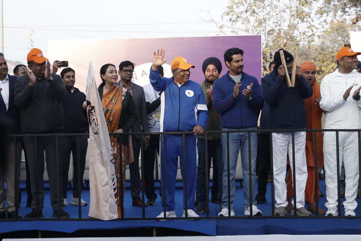 मुख्यमंत्री श्री भजनलाल शर्मा के मुख्य आतिथ्य में रविवार को अलवर के प्रताप ऑडिटोरियम से 
ALWAR TIGER इंटरनेशनल हाफ मैराथन का आयोजन किया गया।  <a href="/BhajanlalBjp/">Bhajanlal Sharma</a> जी पूर्ण वेतन लागू करो 🙏😊🎭❤️‍🩹🎊
<a href="/RajCMO/">CMO Rajasthan</a> 
<a href="/RajGovOfficial/">Government of Rajasthan</a> 
<a href="/Sanjay4India1/">Sanjay Sharma</a> 
#आपणो_अग्रणी_राजस्थान