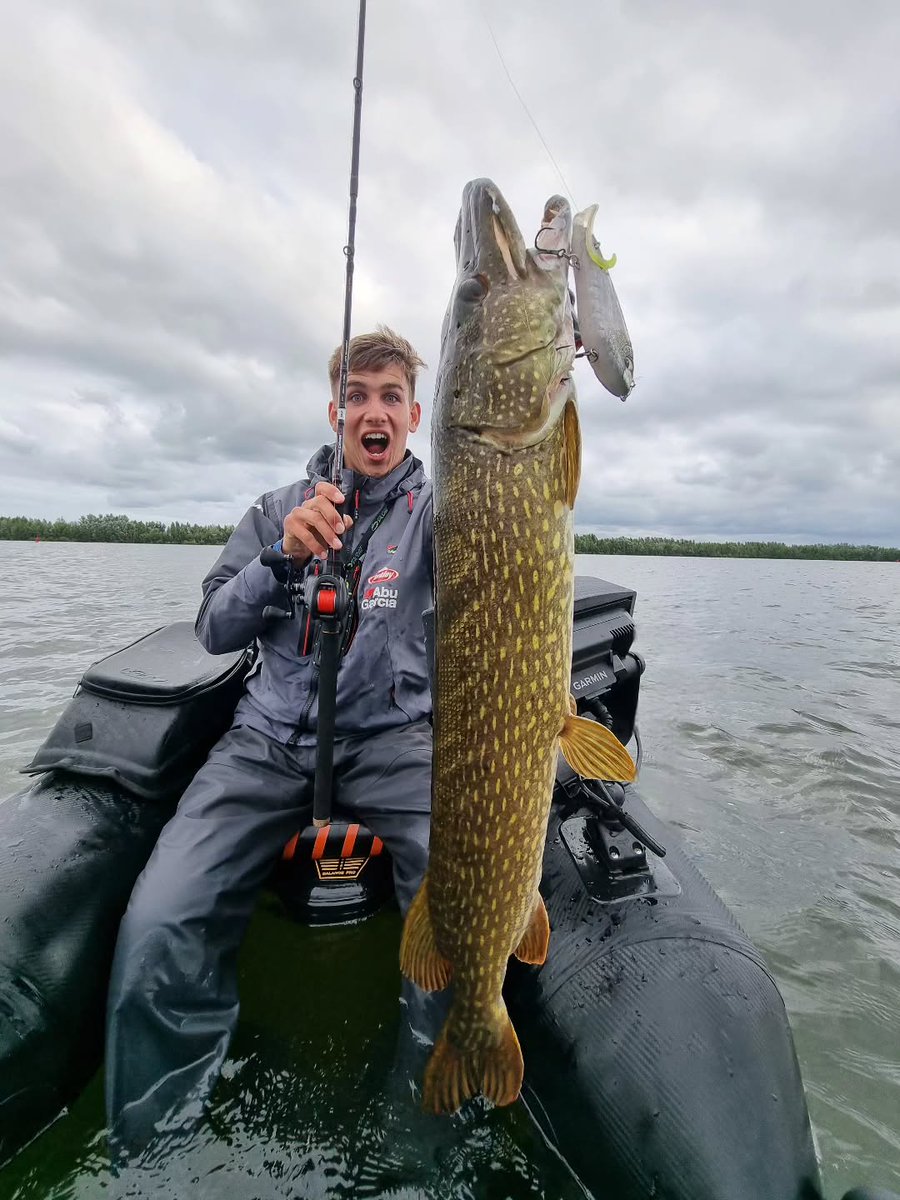86Ali3's tweet photo. Fishing life https://t.co/CDtmKElGZE