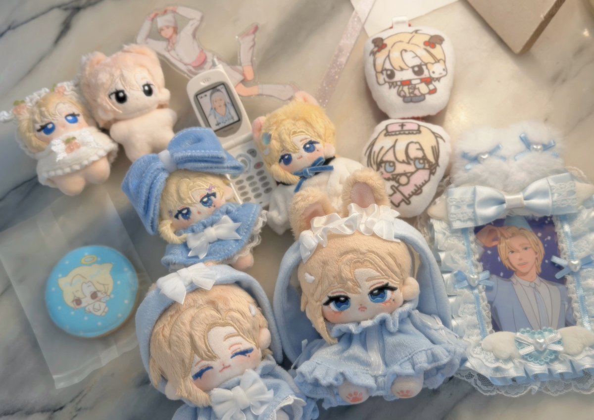 둥둥⸝⸝› ‹⸝⸝🪽