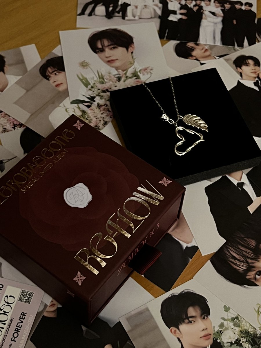 zhbinfile's tweet photo. can’t believe this is my last zb1 album that i’ll unbox :( https://t.co/JQi0vhR8Ny