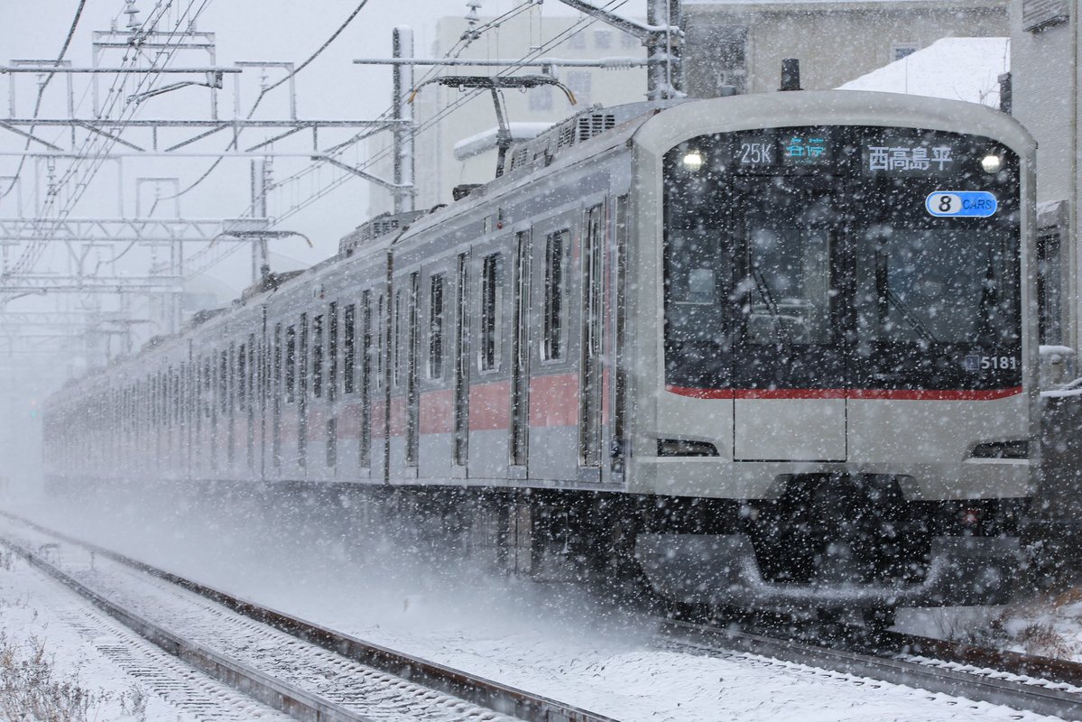 so_aviation's tweet image. 久々の雪景色の相鉄 (東急車)

・3107F (31K)
・5181F (25K)
・4104F 「人へ、街へ、未来へ。」彩りを描く特別な電車 (55K)
・4106F (63K)

2026年2月8日(日)
相鉄線 二俣川駅〜鶴ヶ峰駅間にて