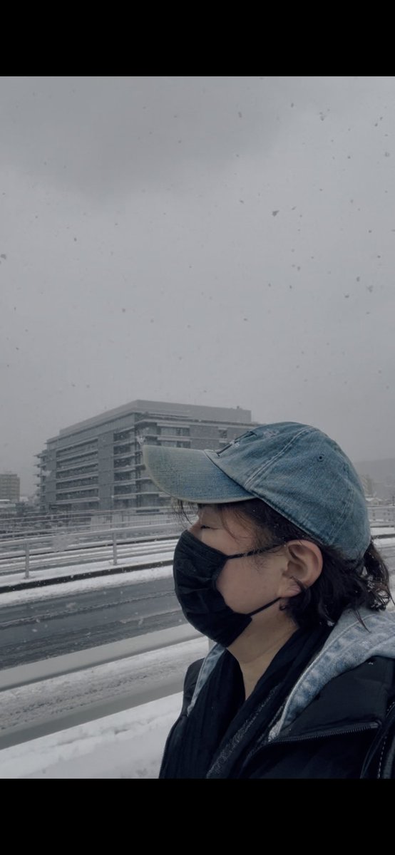 ranranran1207's tweet photo. #無間冥冥 観劇。

東京では珍しい雪☃️で
都営新宿線が止まり
迂回ルートで
ギリギリ間に合った🚃💦

座組の役者さんが
ケガなされたようで…
先ずはその方が
早く回復されますように。

凄まじい殺陣の連続で
主演のれおくんは勿論、
演者の皆様が主役級の
存在感を醸していた⚔️
浅水ちゃんも相変わらず
素敵な容姿・演技でした☺️

ほんま行けて良かった！
大千穐楽回あと一回！
座組の皆様の無事故を
お祈りしております🙏✨

あー、俺やっぱ
ヴィジュアル系好きやわ🎸🥁
