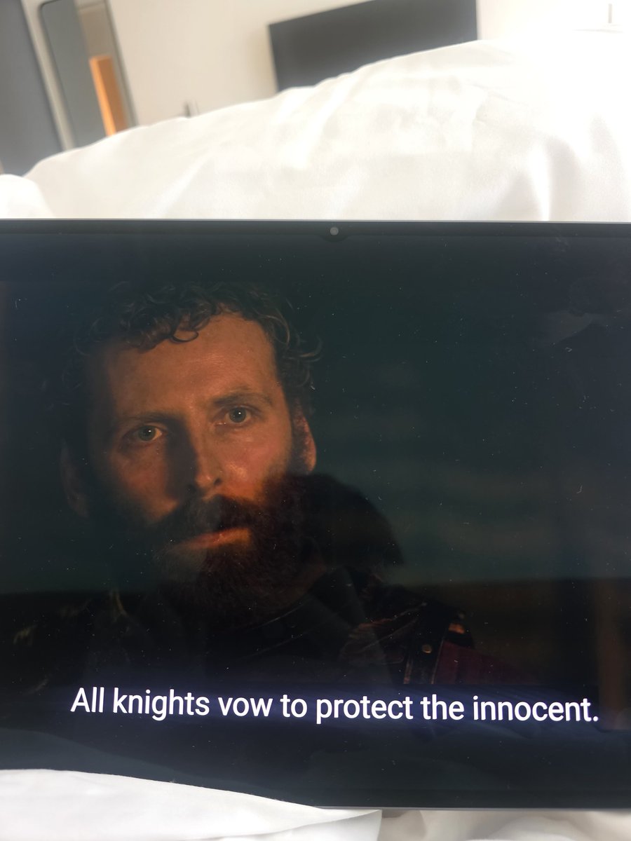 skywongraveee's tweet image. I hope a true knight will rise to protect the people