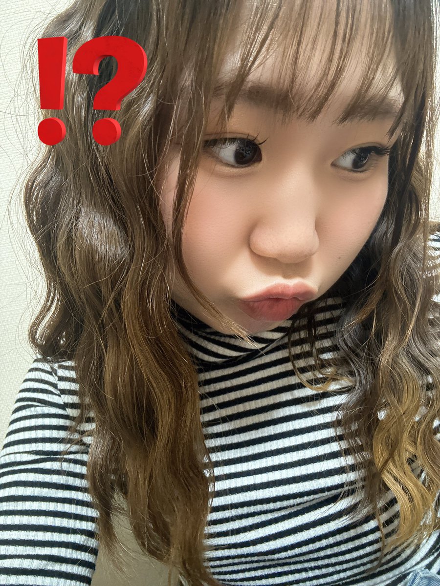 ？？？待って爆笑
今年入って初ポストじゃない？？？笑笑笑

みんなあけましておめでとう😊😊