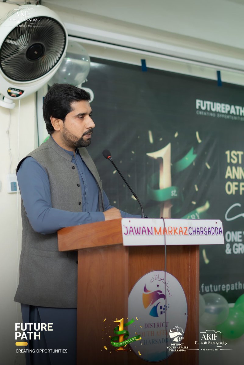 futurepathco's tweet image. Post # 04

Every successful event is the result of visionary leadership and unwavering dedication.

ENGR Anas Khan – Founder, Future Path 

Muhammad Rashid – Session Coordinator

Dr. Laiba Shah – Host of the Event

#Leadership #Teamwork #EventSuccess #ProfessionalExcellence