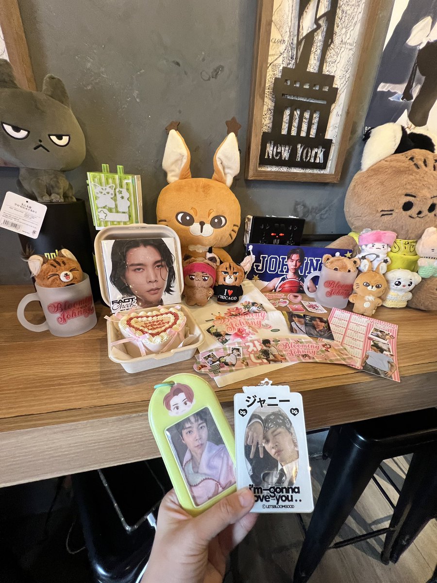 bloomingwithJS's tweet photo. #BloomingWithJohnny  💕🌸✨😻🌻 https://t.co/o5EHxTXxHV