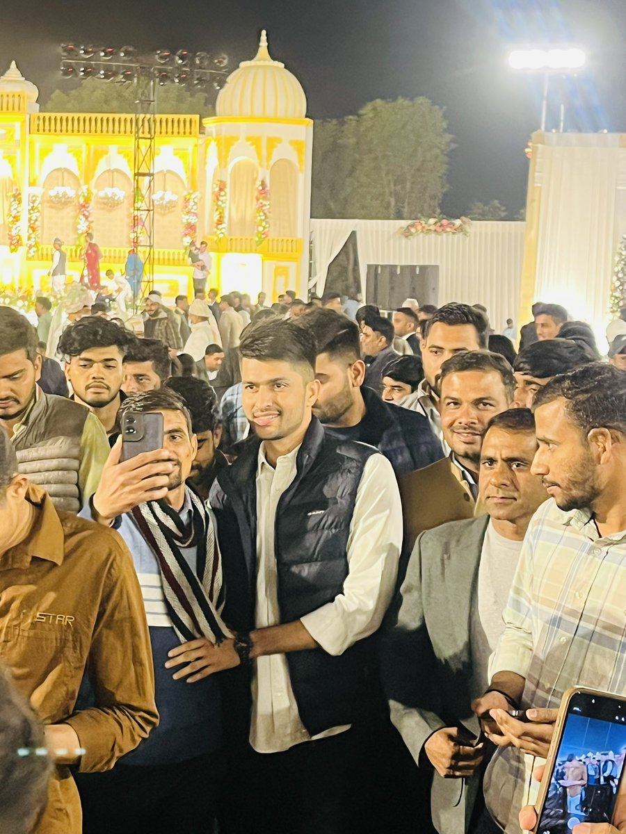 युवाओं की पहली पसंद निर्मल चौधरी 
चौधरी दिल के साफ़ और ग़रीब मज़दूर
 के लिये हमेसा खड़े रहते है 
<a href="/NirmlChoudhary/">Nirmal Choudhary</a> 
#nirmalchoudhary