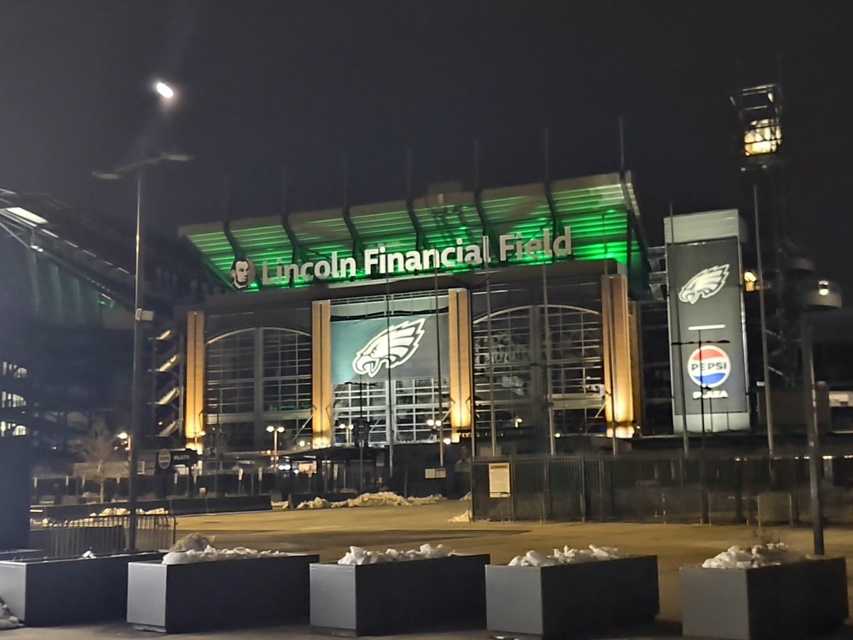 DaveMReports's tweet photo. We are a couple hours away until the #Eagles run as Super Bowl champions ends with either the #Seahawks or #Patriots winning in Super Bowl 60

#FlyEaglesFly
#SBLIX 
#SBLX https://t.co/Fnoaf7e0ao