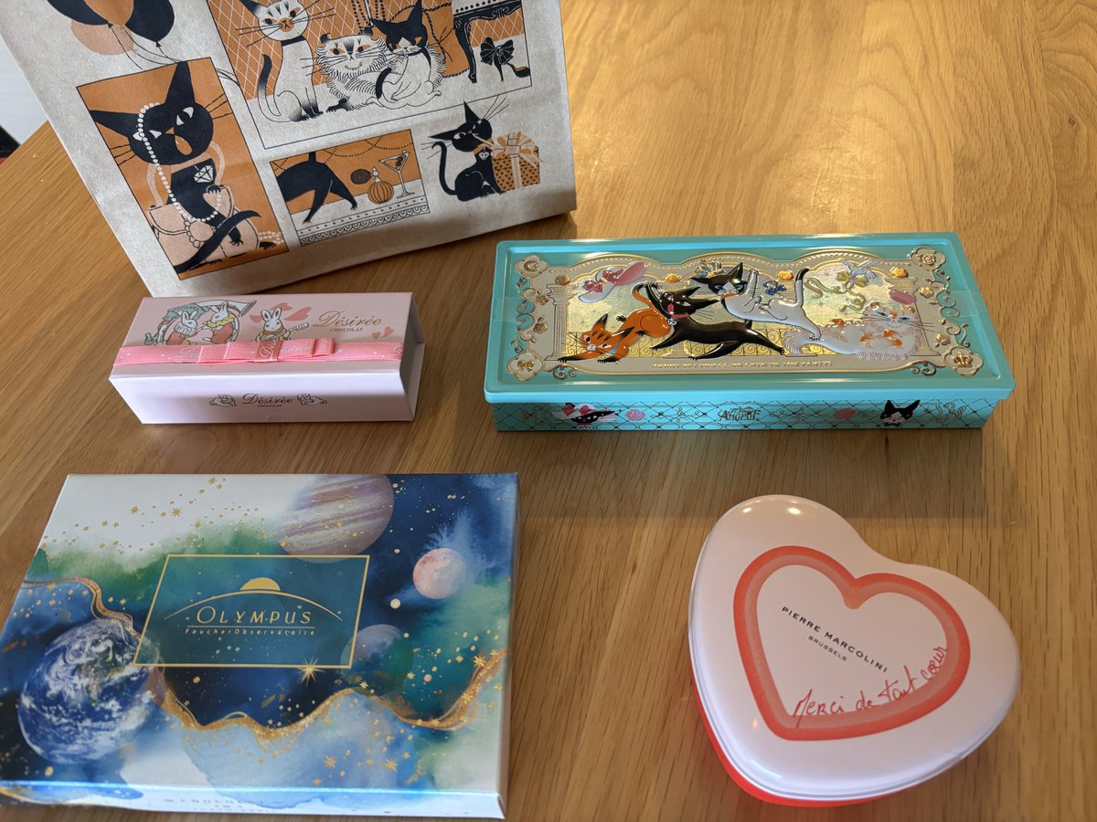 戦利品！！ 今年は小さいのを色々買う作戦、缶は桃色のとかお花のとか