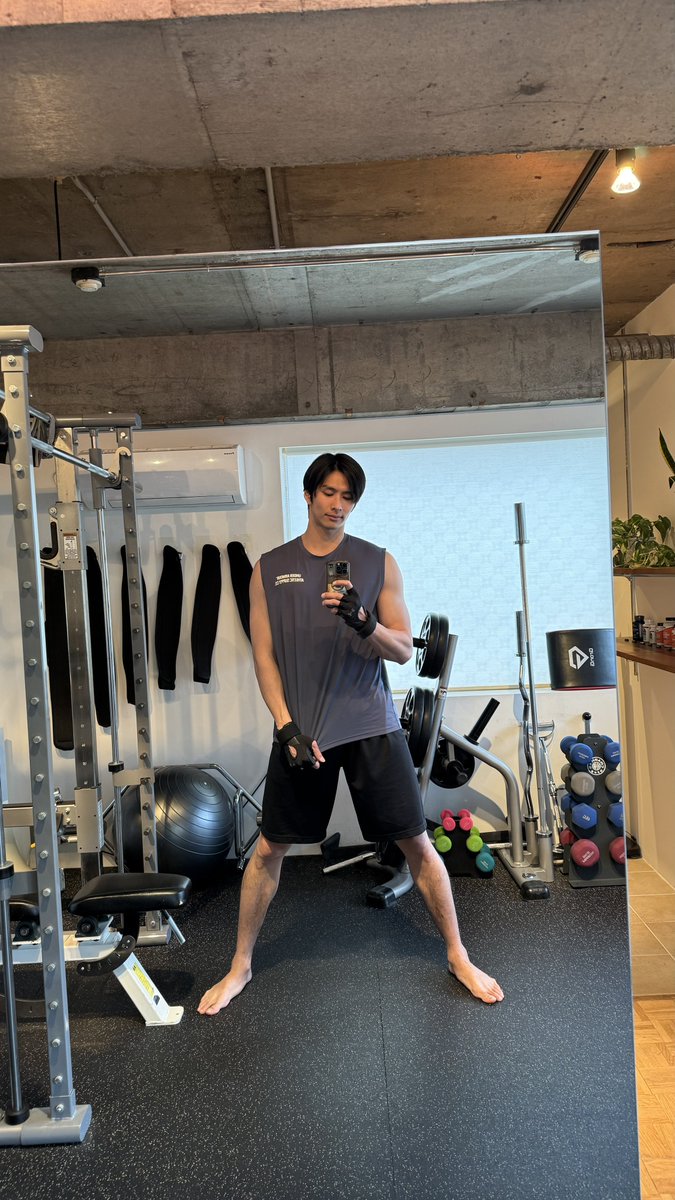 yuknmr_official's tweet photo. 選挙行って参る。

#BodyGenix
#選挙
#191cm
#野村祐希 https://t.co/z9nhnfcjkn