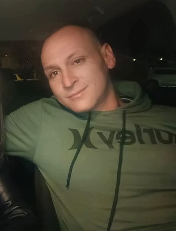 Chriseldalewis's tweet photo. BREAKING
#WiandrePretorius
Police spokesperson Athlenda Mathe says Wiandre Pretorius, who died by suicide last night, was a person of interest in the murder Witness D, Marius Van Der Merwe.
Remember, Van Der Merwe was assassinated last year outside his home.
Pretorius was taken in for questioning regarding Witness D's death and amongst others his cellphones seized.
#sabcnews