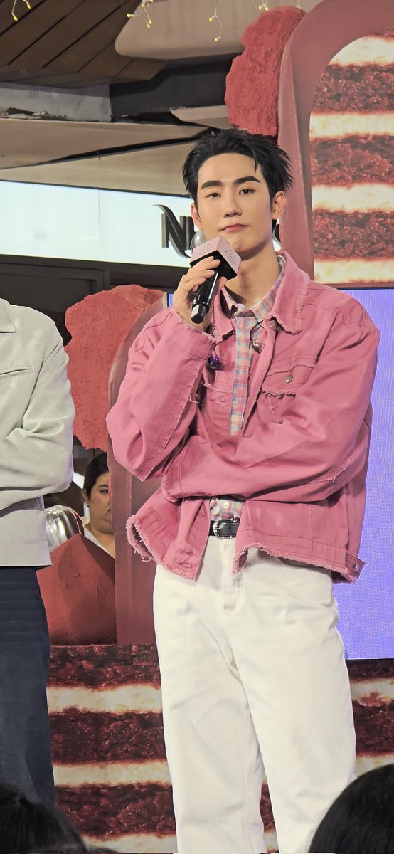 เขินนะเว่ย 👉🏻👈🏻😳
#ForceBookx3CEIVELMISTYOU 
#forcebook