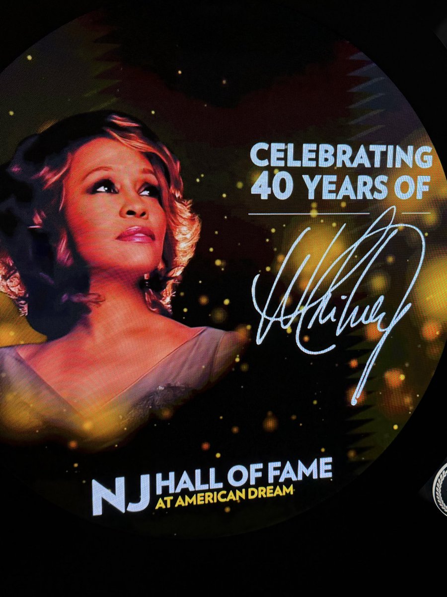 MrzDeva's tweet photo. Went 2 My #1 My Biggezt Inspiration, My Everythang In Music Celebrating 40 Yrz @americandream Mall In Jersey Luv U 4Eva &amp; Mizz U Alwayz 🥹💔🕊️🎤❤️🫶🏽 https://t.co/saQEG14kWY