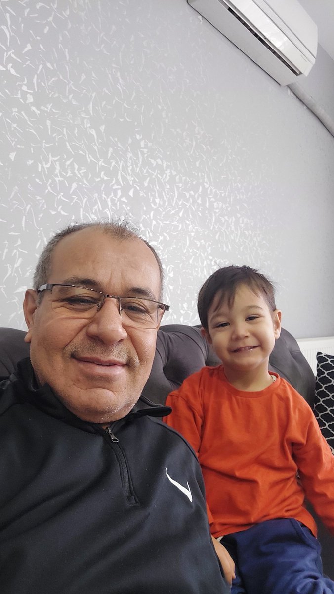 Sevginin En Temizi;
Koşulsuz Sevmek Güvenmek Ne Güzel, Rab'bime Şükürler Olsun.🤲
Torun Sevgisi Diye Bir Gerçek Var, 
Tüm Ağrıları Unutturan.❤️❤️